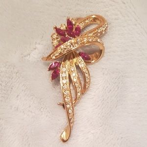 Vintage Brooch Pin Sparkles!